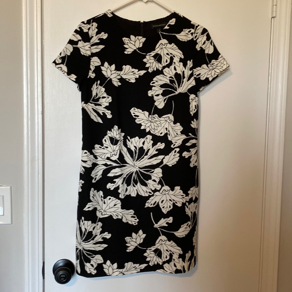 Banana Republic Black and White floral cap sleeve work minidress